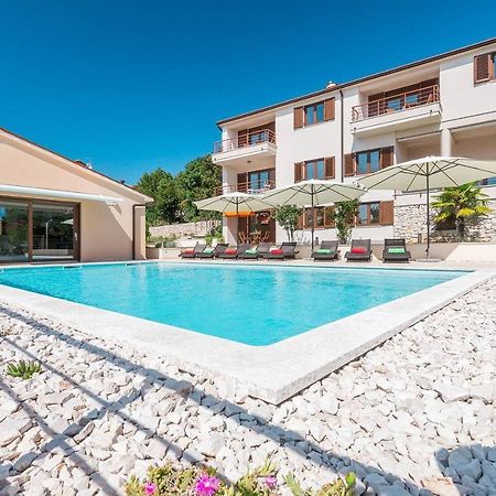 E&T Apartments With A Beautiful Pool Рабац Екстериор снимка