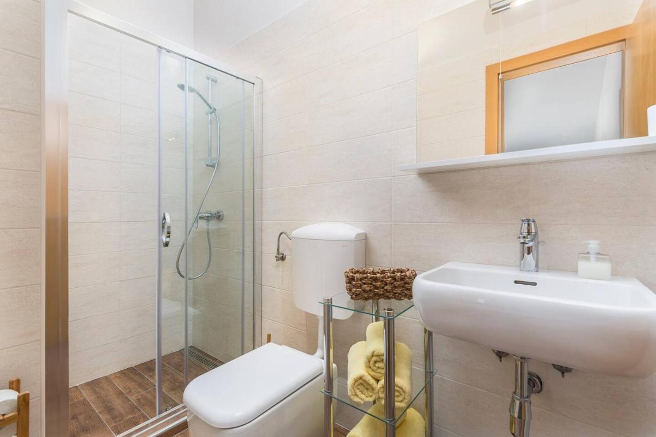 E&T Apartments With A Beautiful Pool Рабац Екстериор снимка