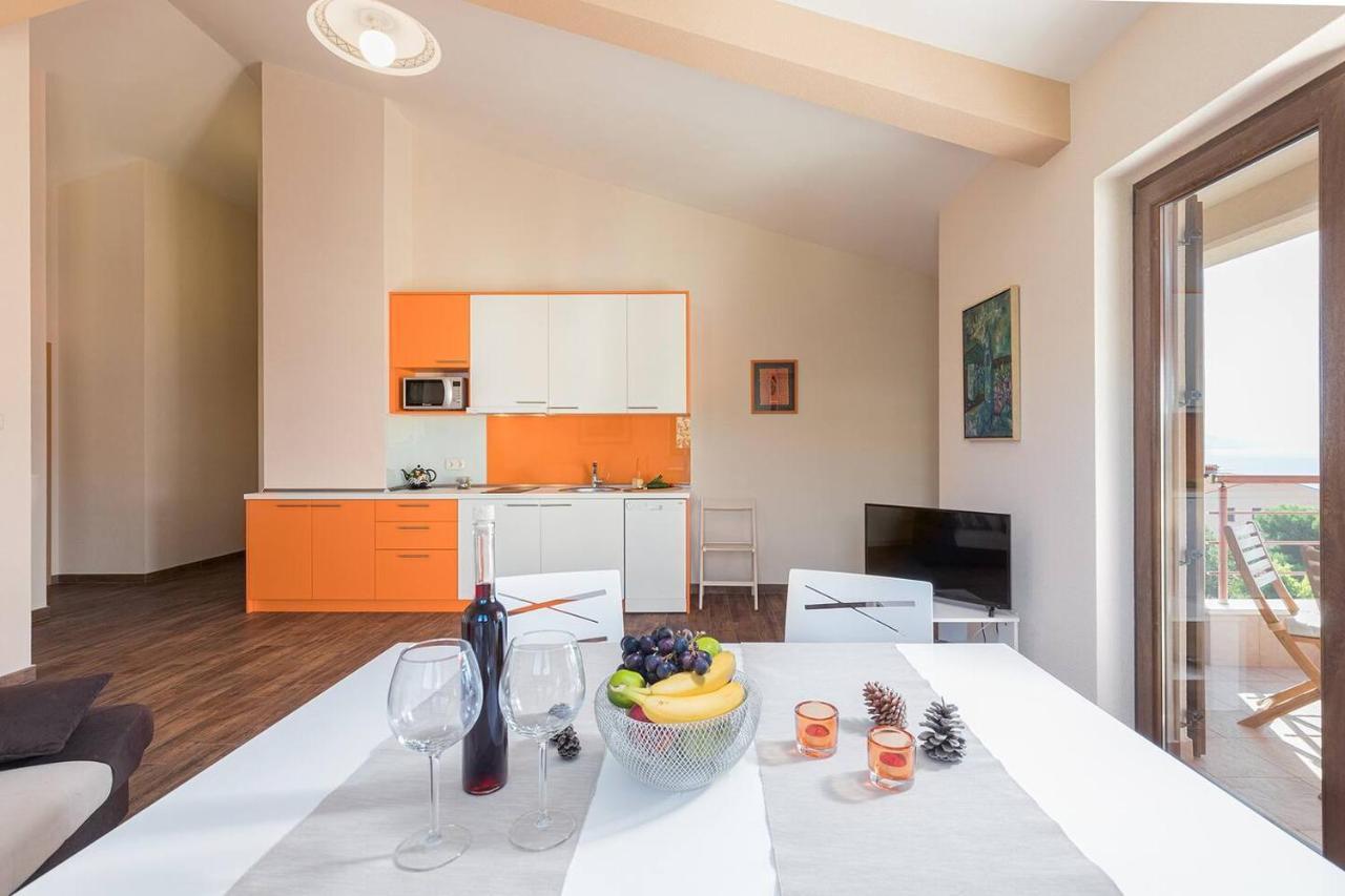 E&T Apartments With A Beautiful Pool Рабац Екстериор снимка