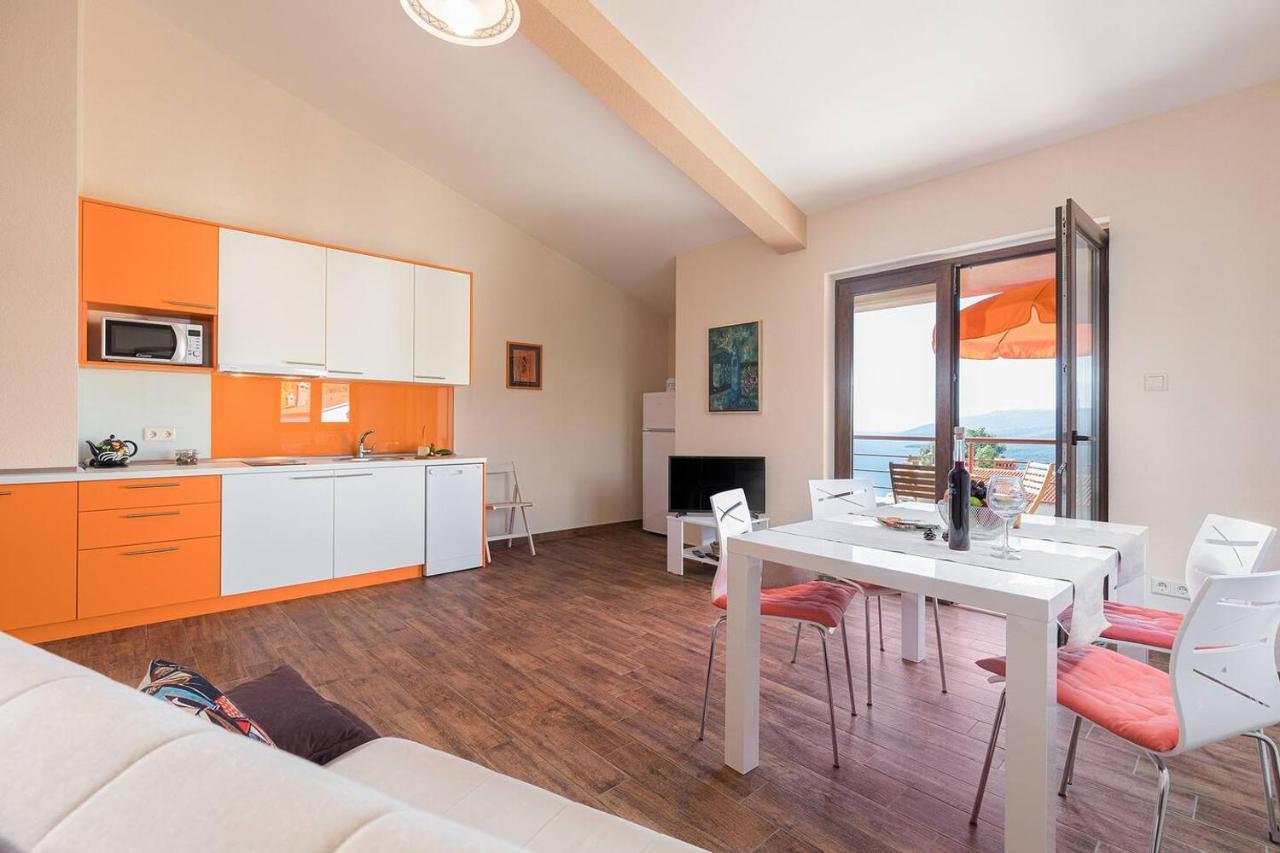 E&T Apartments With A Beautiful Pool Рабац Екстериор снимка