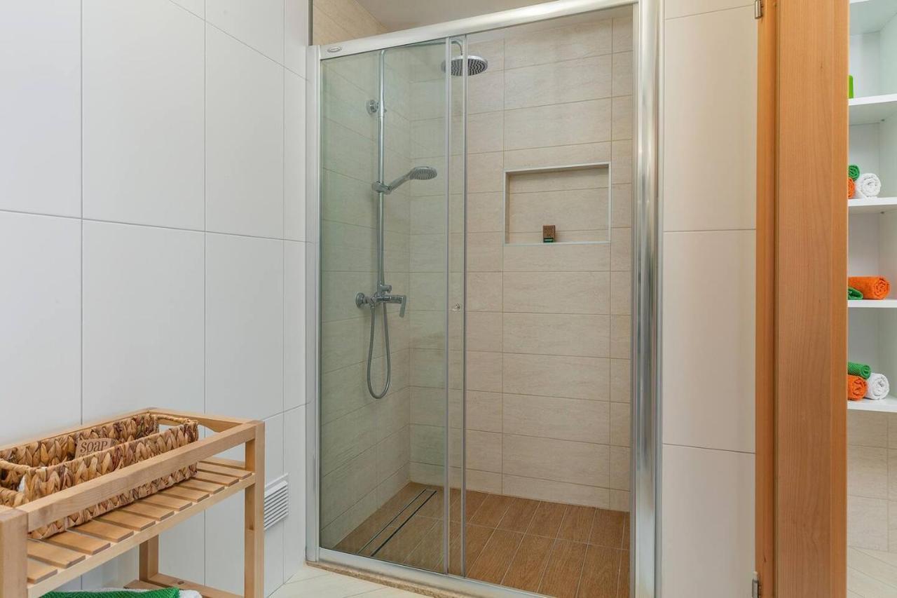 E&T Apartments With A Beautiful Pool Рабац Екстериор снимка