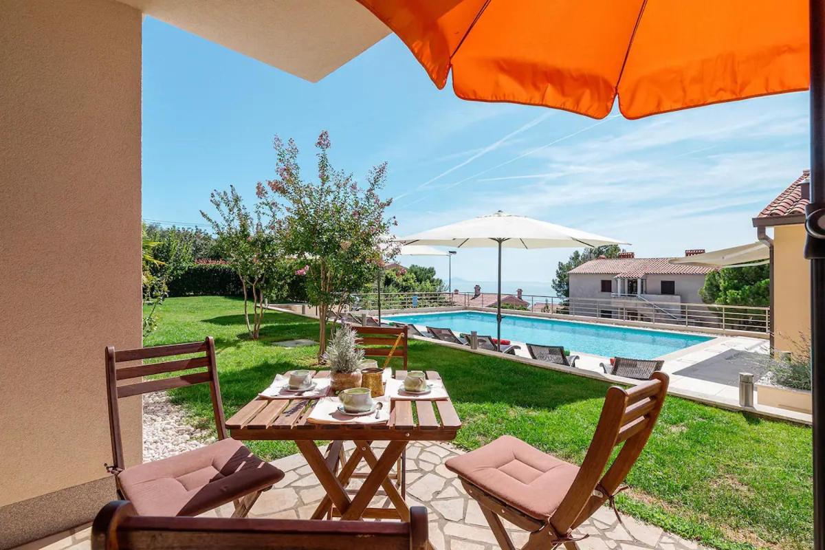 E&T Apartments With A Beautiful Pool Рабац Екстериор снимка