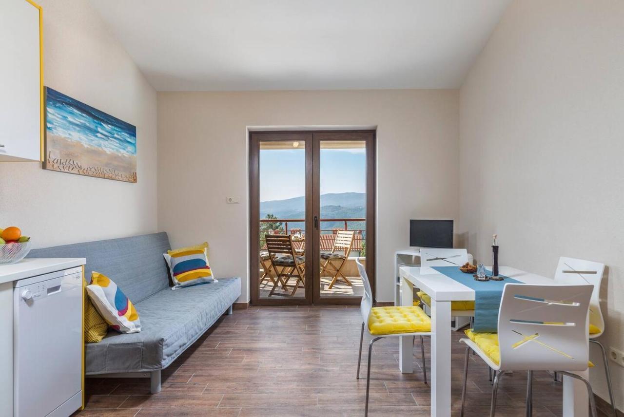 E&T Apartments With A Beautiful Pool Рабац Екстериор снимка