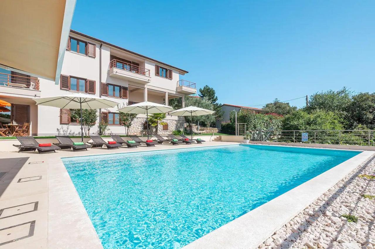E&T Apartments With A Beautiful Pool Рабац Екстериор снимка