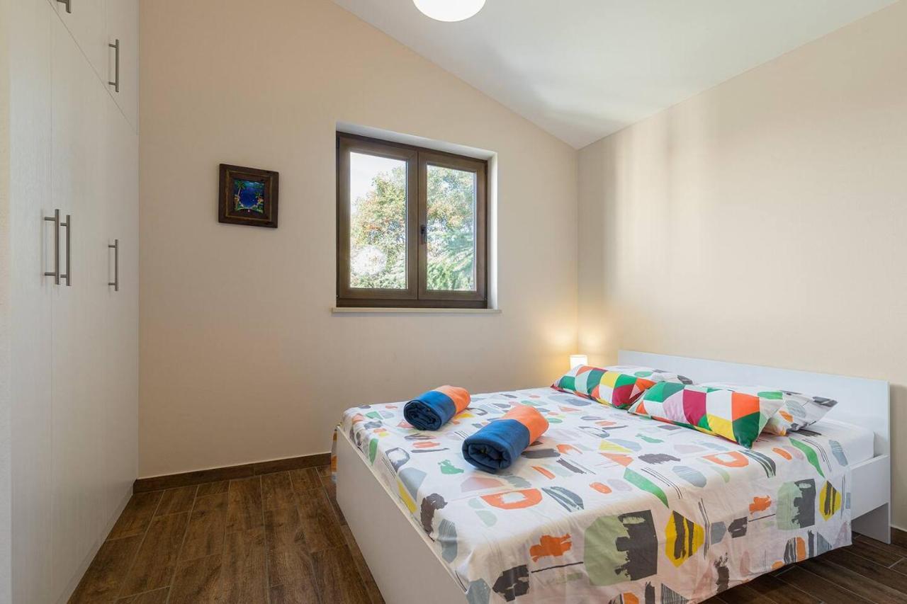 E&T Apartments With A Beautiful Pool Рабац Екстериор снимка